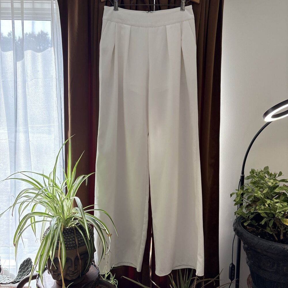 L'Atiste by Amy Ivory Colored Dress Pants, Size M, Wide Leg, Pleated